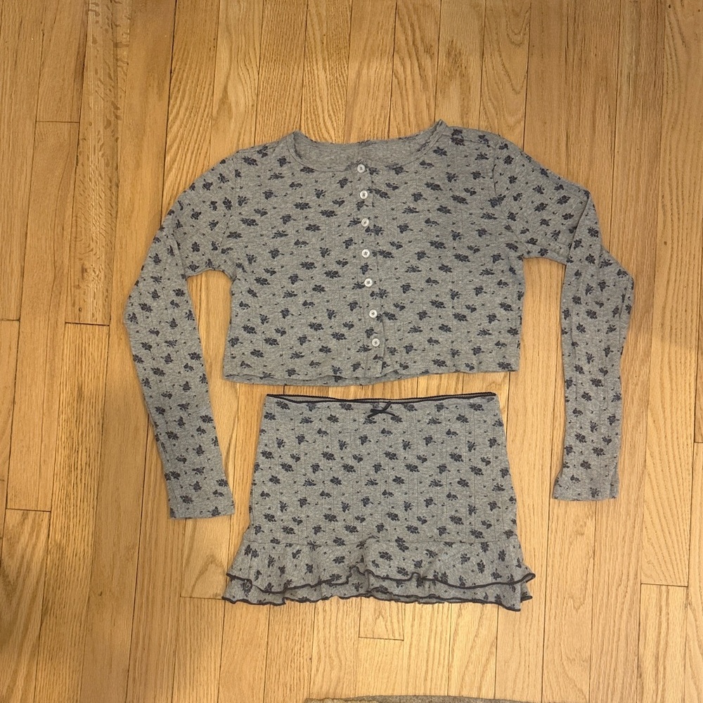 Katie J NYC Tween Marina Jacquard Gray Floral Cardigan & Skirt Set